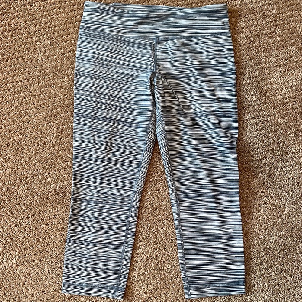Under Armour Fitted All Season Crop Leggings